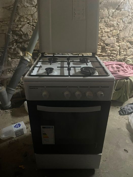 Fogão a gaz impecável a trabalhar a 100%