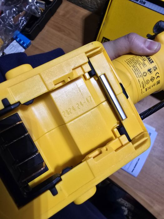 Dewalt dch133 перфоратор на 2.6дж. Оригінал із Англії