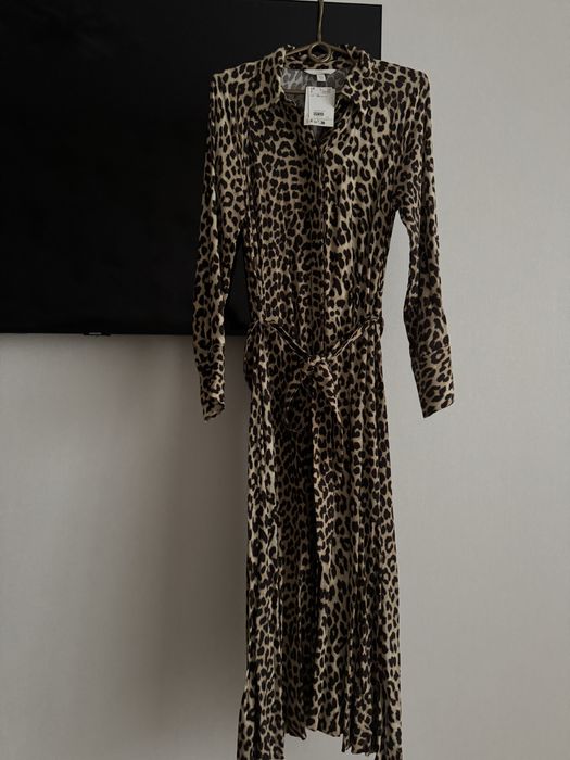 Платье с тигровым принтом H&M новое(Вискоза)