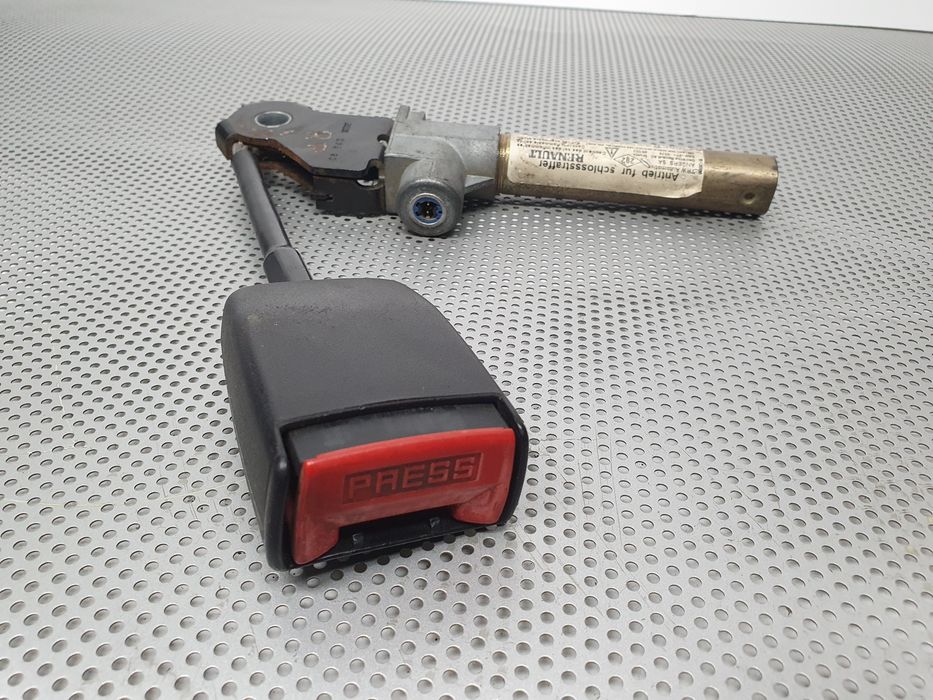Encaixe de cinto frente direito RENAULT Laguna I (B56_, 556_)