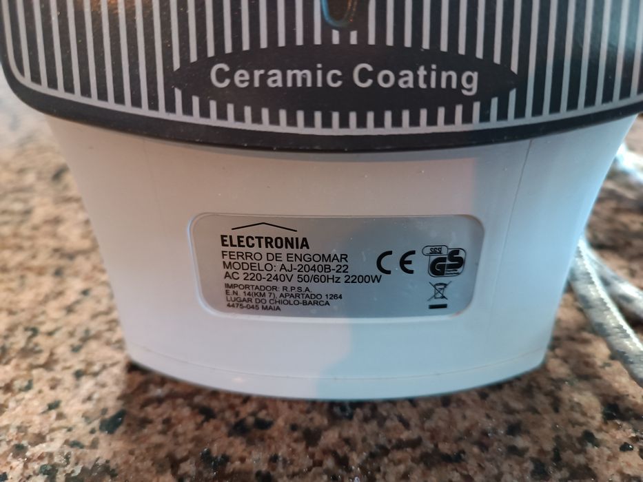 Ferro de Engomar Electronia 2200W Base Cerâmica
