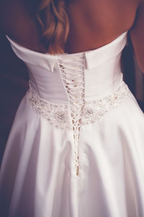 Klasyczna suknia ślubna z kieszeniami S/M