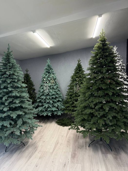 Штучні ялинки та сосни. Ялинка. Ель. Лита ялинка. Елка искусственная.