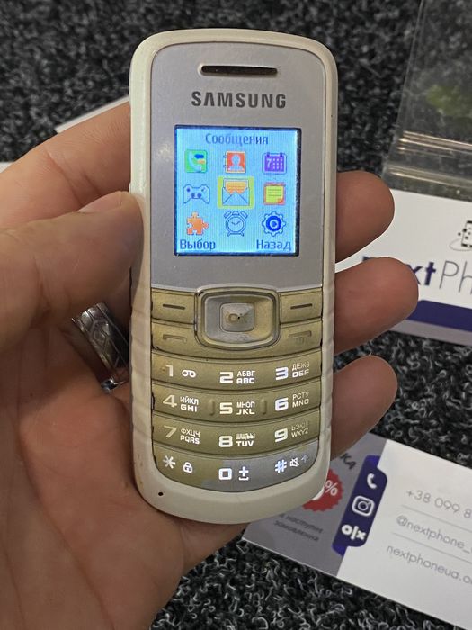 кнопочний телефон SAMSUNG E1080