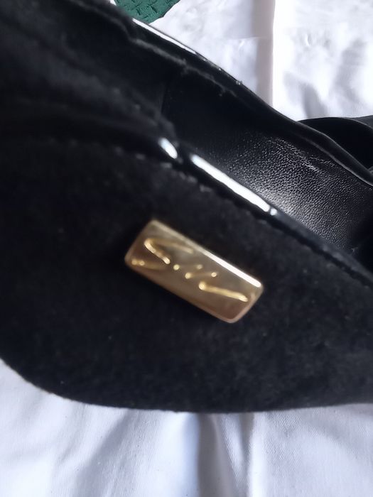 Sapatos de senhora em camurça
