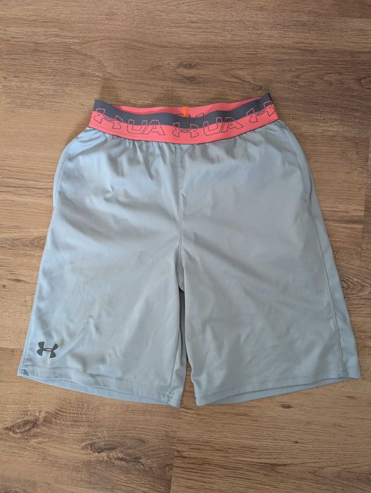 Szare spodenki dziecięce under armour 10-12 lat