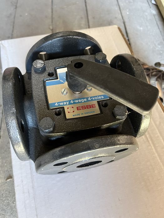 Zawór ESBE żeliwny kołnierz. 4F DN32