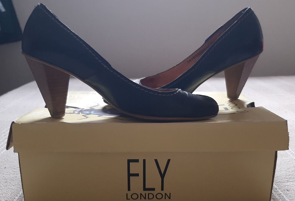 Sapatos da marca Fly London