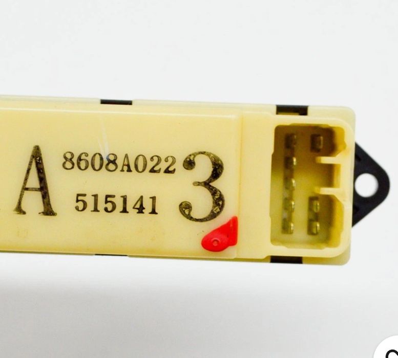 Кнопка стіклопіднімача передньої правої двері  MITSUBISCI GRANDIS.