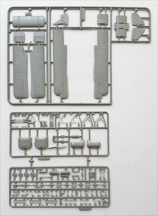 Roden_GOTHA G.IV. Esc.1:72. Completo e como novo.