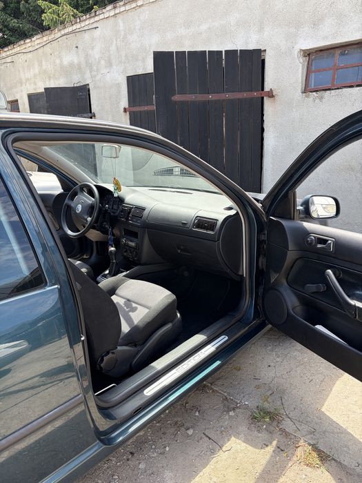 GOLF IV 1.4 16V 2001rok