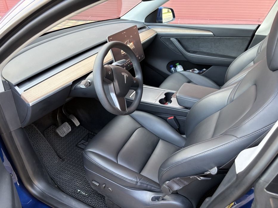 Продам Tesla Model Y