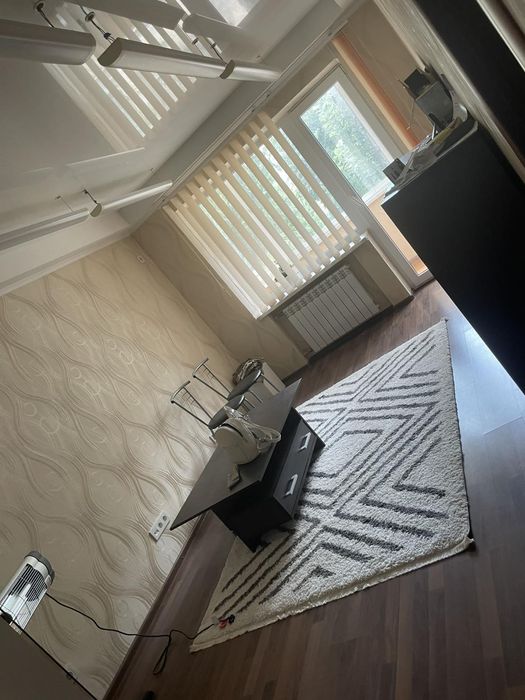 Продам 2-к квартиру с балконом, Александровский р-н, Малый р-к