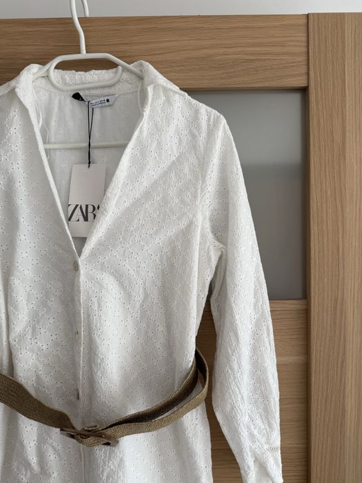 Azurowa sukienka zara haft boho szmizjerka