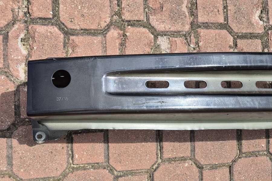 Belka pod zderzak, Skoda Kodiaq I, stan bardzo dobry.