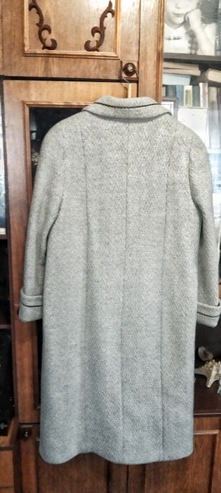 Продам пальто і плащ осінь-весна в гарному стані