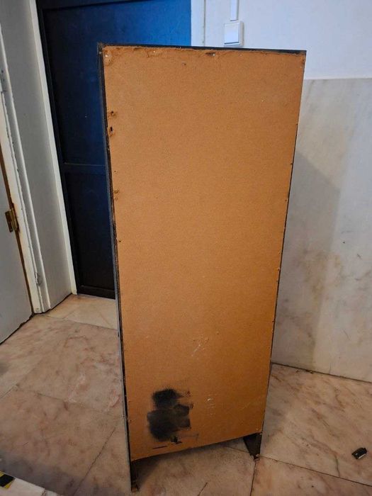 Armário Decorativo com porta de vidro