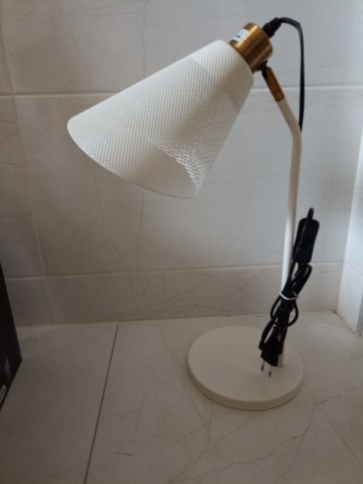 Lampka nocna stołowa