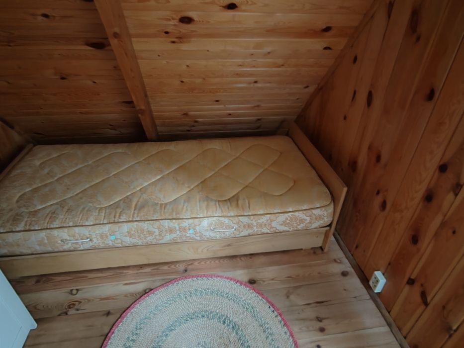Oddam za darmo dwa tapczaniki jednoosobowe i jedna wersalkę