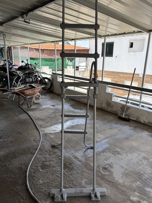 Escada de piscina cinzenta BESTWAY