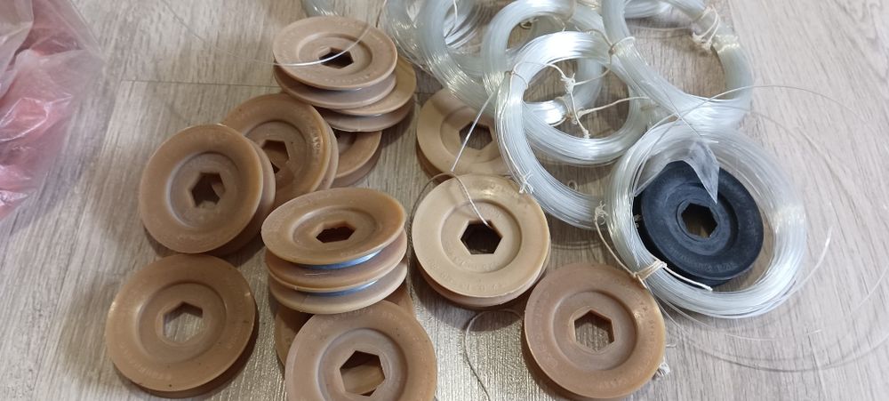 Рыбацкие снасти крючки и леска