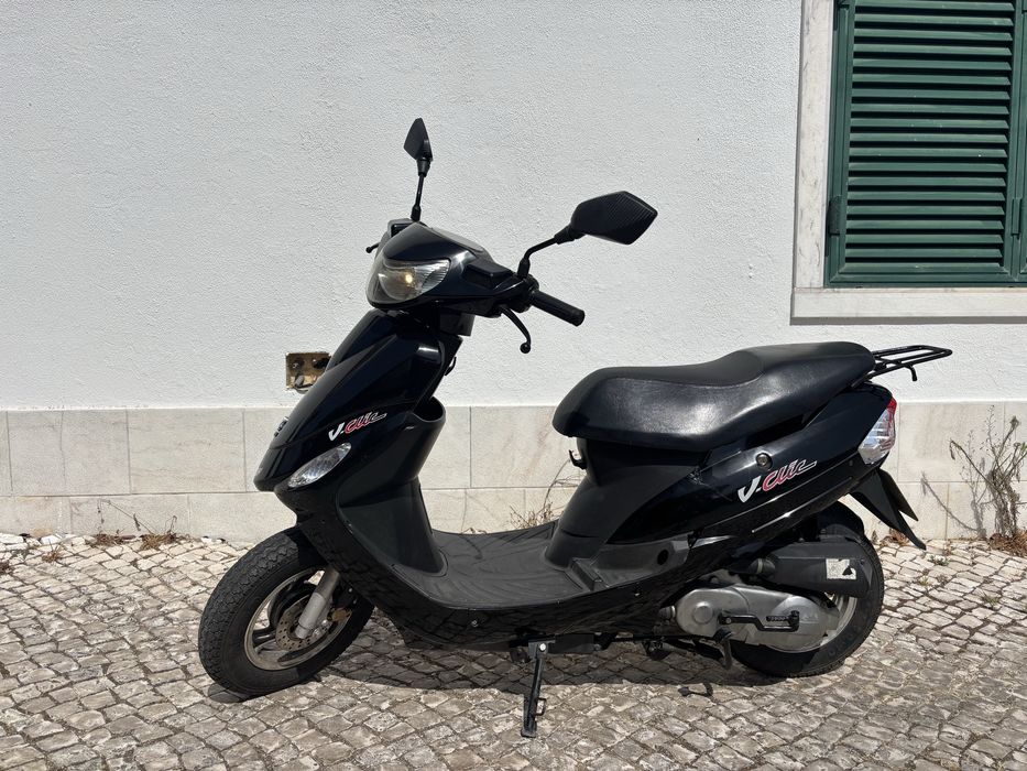 Scooter Peugeot 50cc V-click
