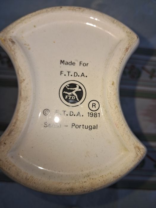 Pote em cerâmica