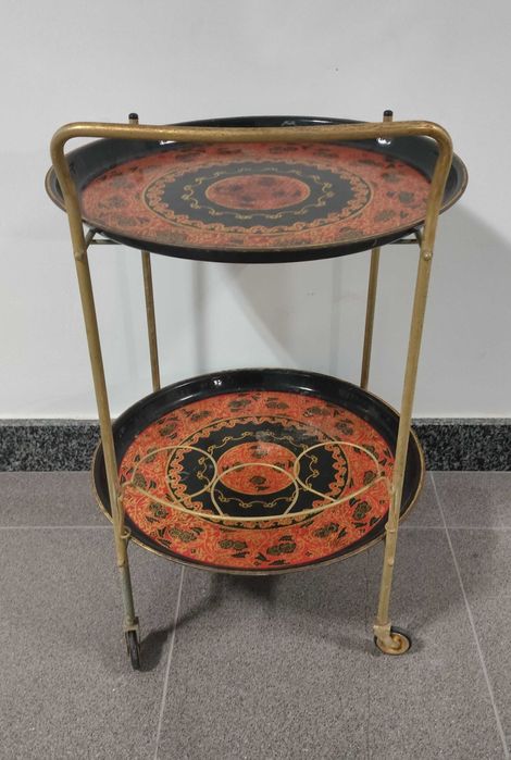 Carrinho metálico de bebidas - bar