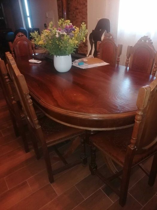 Mesa de jantar + 6 cadeiras