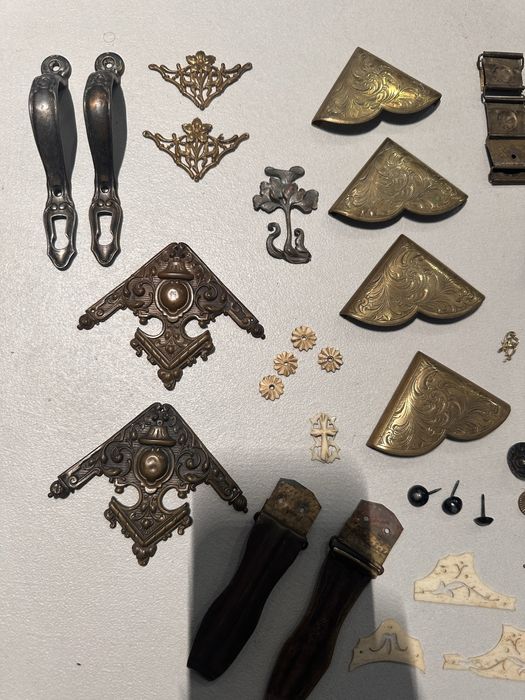 Okucia introligatorskie, narożniki do książek stare