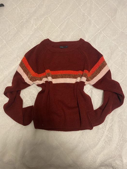Sweterek bordowy CROPP w paski kolorowe