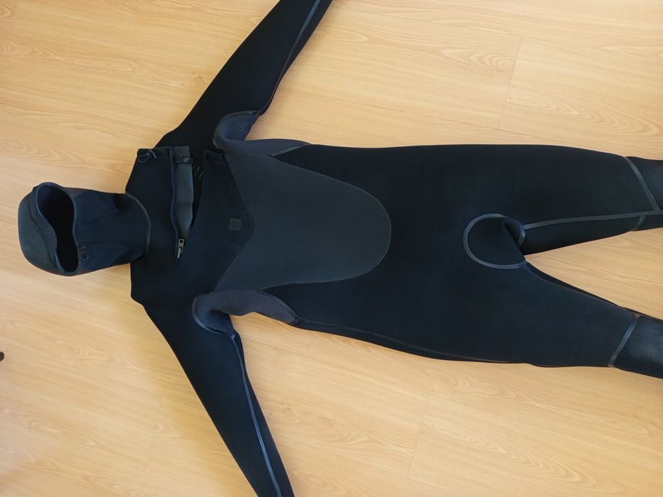[PACK INVERNO] 2 Fatos de Surf Deeply (XL) – 5/4mm + 4/3mm | Excelente Estado