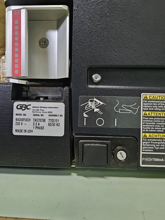 Encadernadora Elétrica Profissional GBC Magnapunch - Perfuração