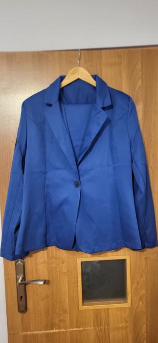 Piękny nowy komplet rozmiar M