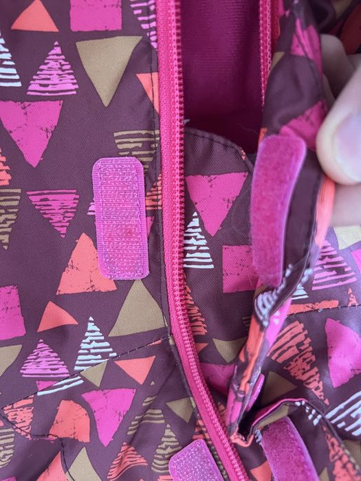 casaco para muito frio, inclusive para a neve, de menina com 10 anos