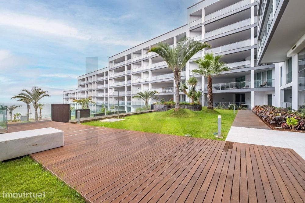 Apartamento T2 Edifício Madeira Palace Residences - Localizado Na Estr