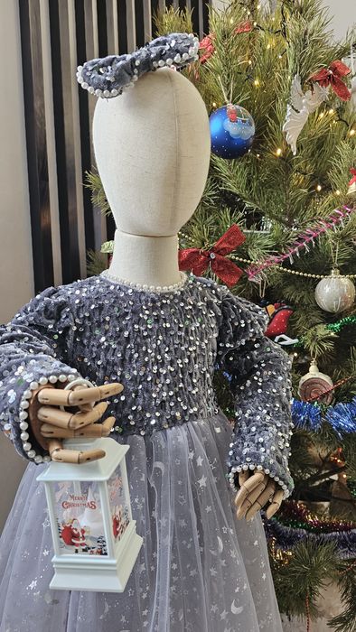 Дитяча дуже гарна пишна червона срібна сукня срібляста красное платье