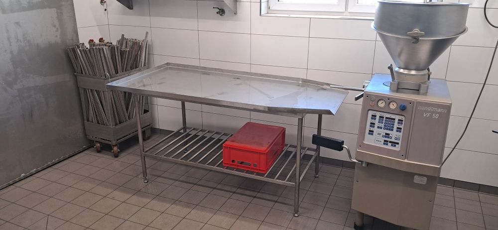 Stół nierdzewny pod nadziewarke