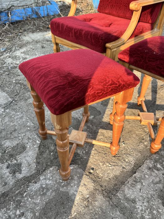 3 stołki plus fotel