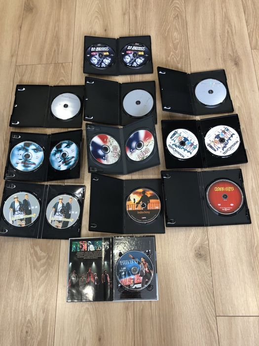 Etui na płyty DVD i CD.