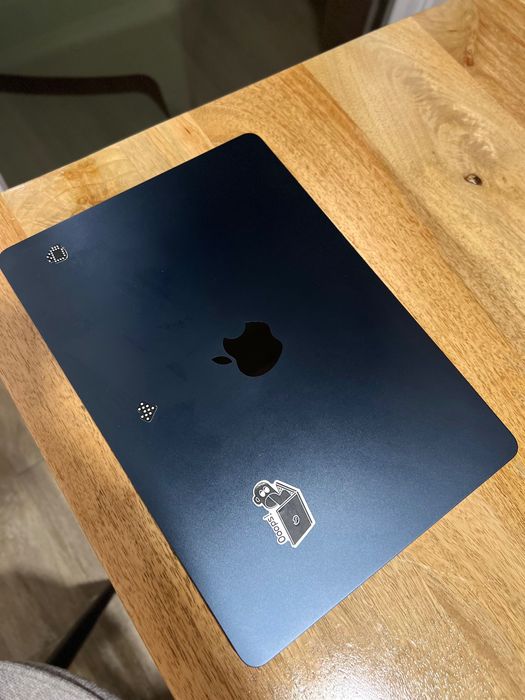 MacBook Air M3 muito novo