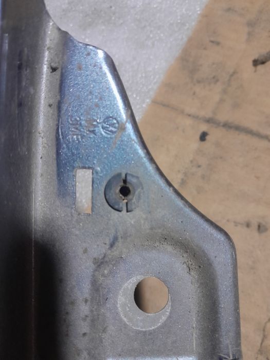 Volkswagen golf V kombi.крило переднє