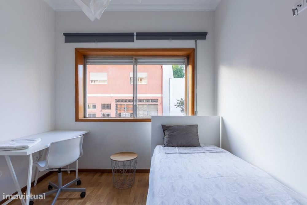 Quarto - localizado em Paranhos Porto