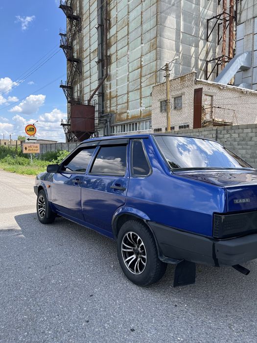 В продажі ВАЗ 21099