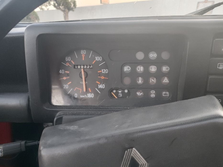 Renault 4L GTL descapotável
