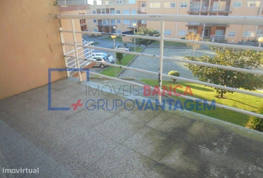 Apartamento T2 com varanda em Canelas, V.N.Gaia