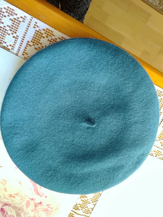 Beret wełniany damski