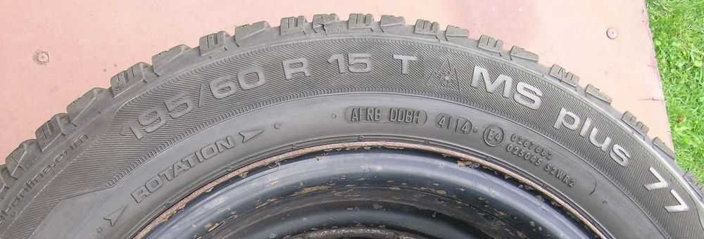 Opony zimowe UNIROYAL na stalowych felgach 15"