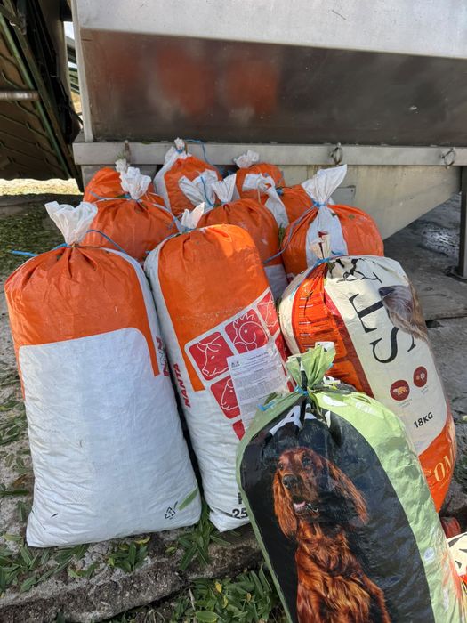 Vende se amendoa  com capota