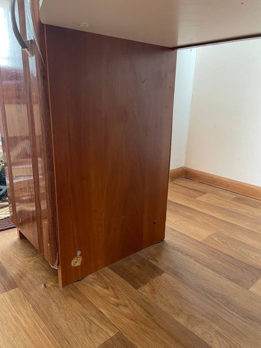 Туалетний стіл столик косметики трюмо тумба дзеркалом тумбочка трильяж